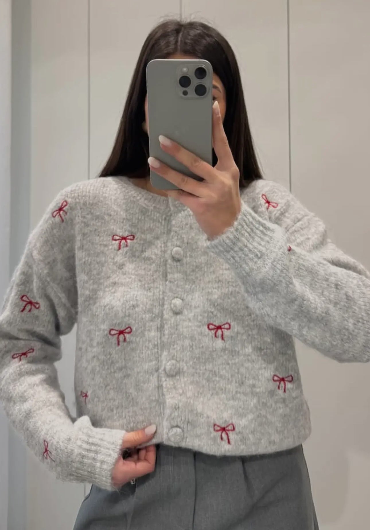 Grå cardigan med sløyfedetaljer