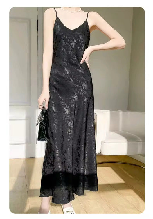 Elegant svart kjole i rayon/sateng