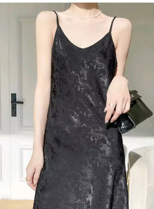 Elegant svart kjole i rayon/sateng